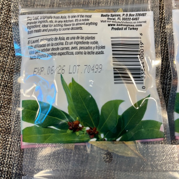 5258-PTT Four Unopened 0.20 Oz. (5.67g) Packages Badia Bay Leaves - Gluten Free - Picture 3 of 7